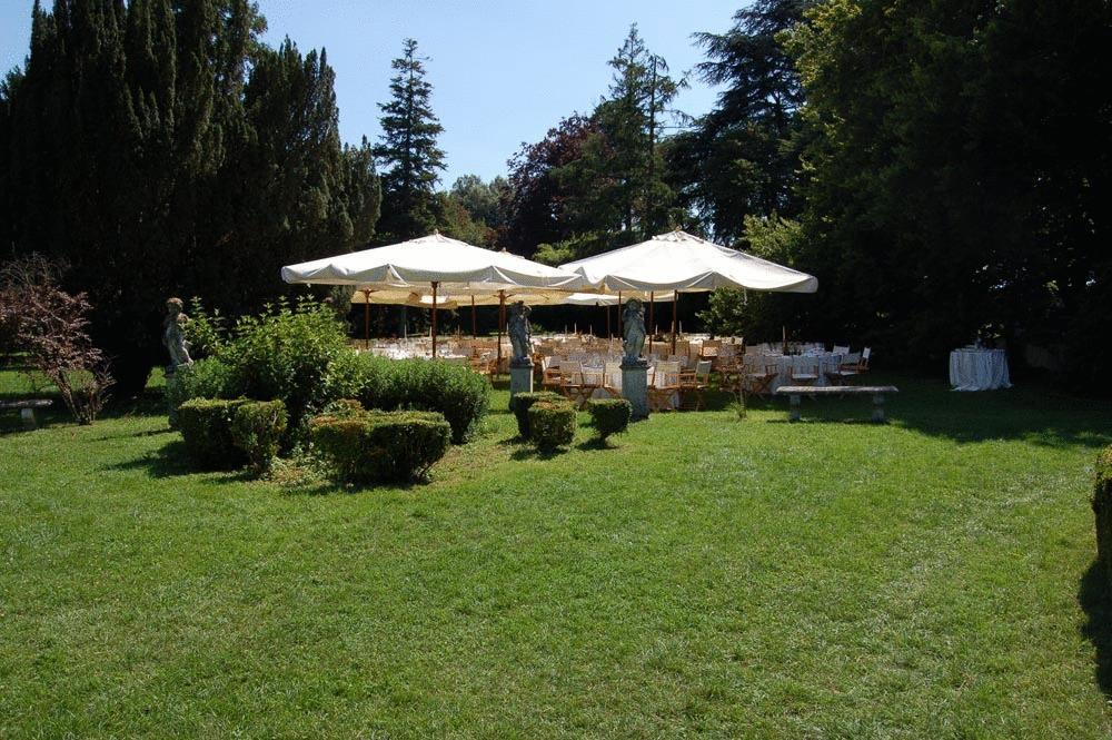 Pensjonat - Restauracja Żółty Domek Szczecinek Exterior foto