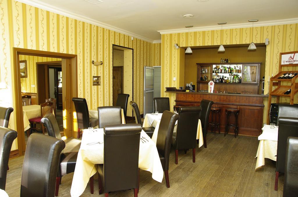 Pensjonat - Restauracja Żółty Domek Szczecinek Exterior foto